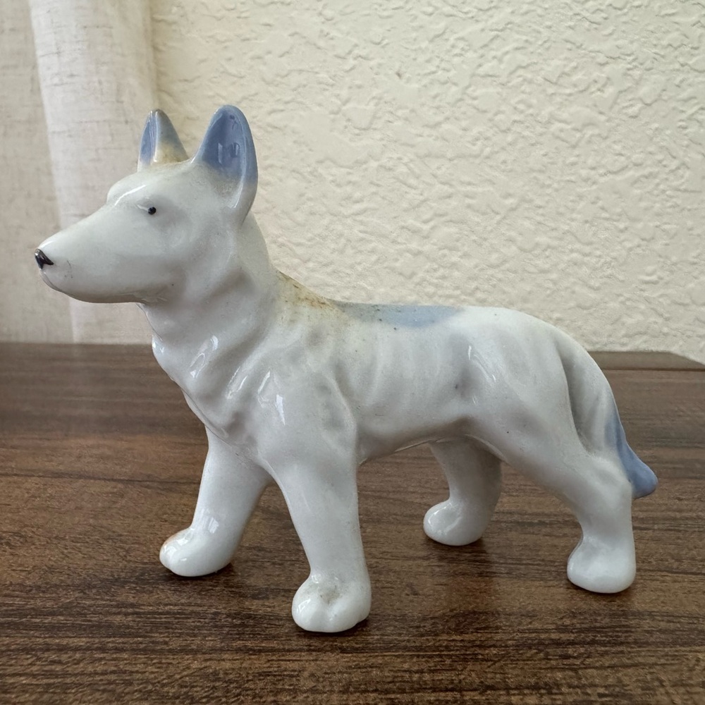 Vintage Japan Porcelain
 Dog Figurine in White and Blue 🦋